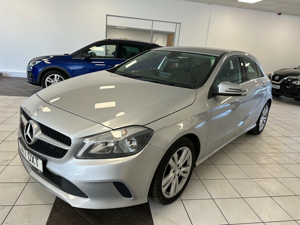 Mercedes-Benz 200 C Amg Line Premium Plus Blue #1