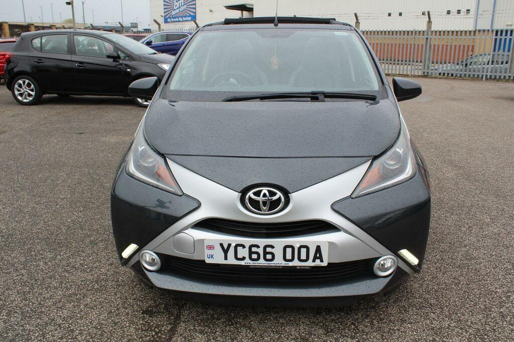Toyota Aygo Hatchback 1.0 Vvt-i X-clusiv3 Funroof X-shift Euro YC66OOA Grey #4