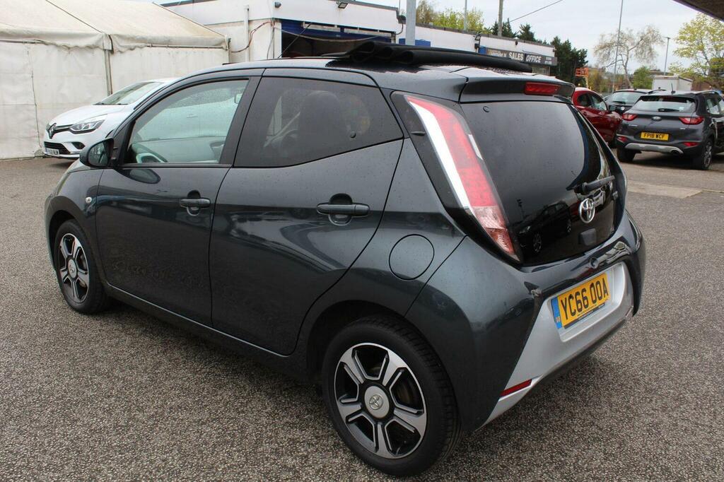 Toyota Aygo Hatchback 1.0 Vvt-i X-clusiv3 Funroof X-shift Euro YC66OOA Grey #5