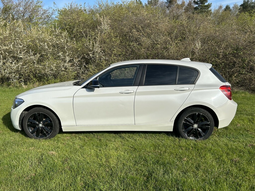 BMW 1 Series 2.0 118D Se Sport 5-Door White #5