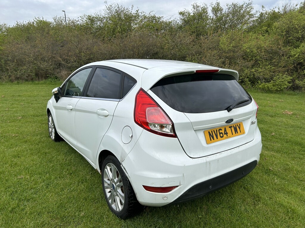 Ford Fiesta 1.5 Tdci Zetec NV64TWY White #4