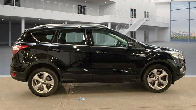 Ford Kuga 2017 2.0 Tdci Titanium Suv Awd E YK67YYM Black #4