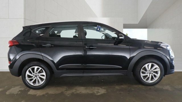 Hyundai Tucson 2017 1.6 Gdi Blue Drive Se Nav Suv Manu EA67HVH Black #5
