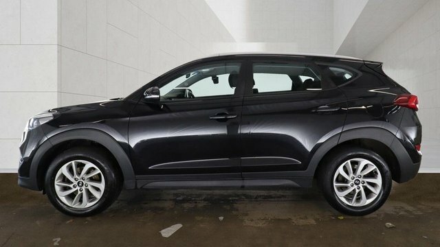 Hyundai Tucson 2017 1.6 Gdi Blue Drive Se Nav Suv Manu EA67HVH Black #4