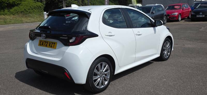 Toyota Yaris 1.5 Hybrid Icon Cvt - 2022 72 EA72VZT White #3