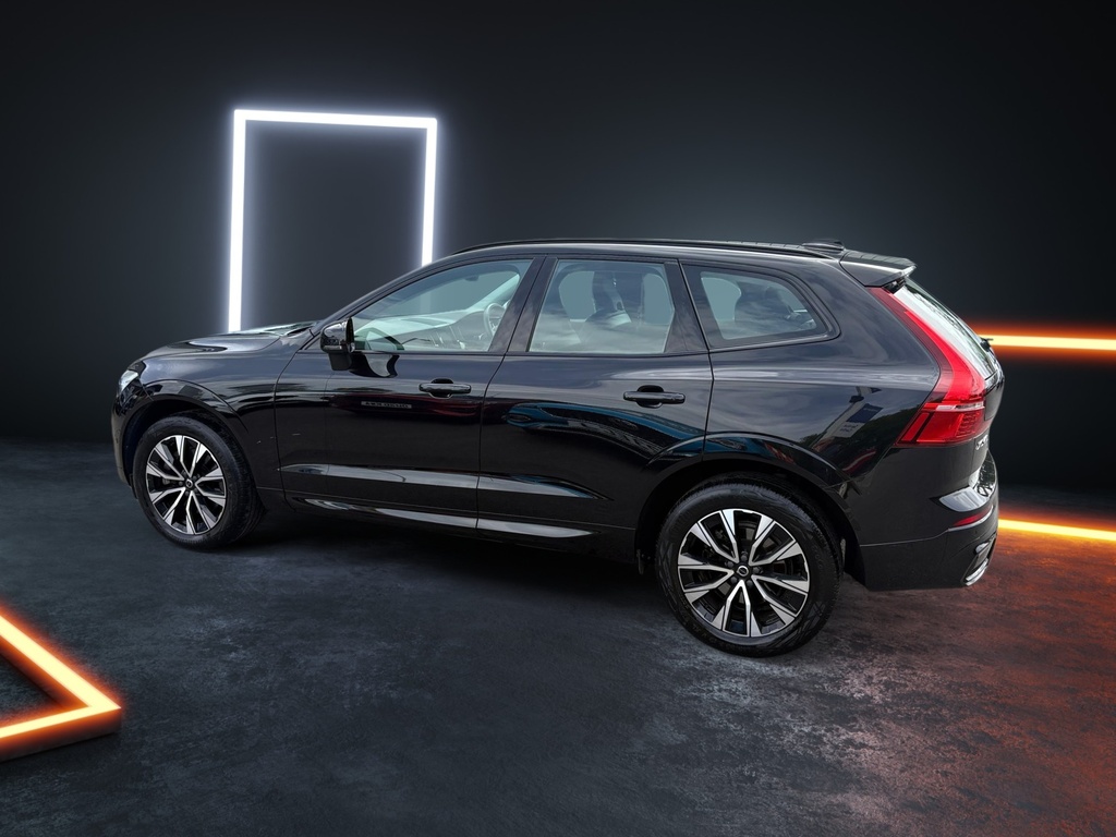 Volvo XC60 2.0 B4d Plus Dark Awd Geartronic Black #2