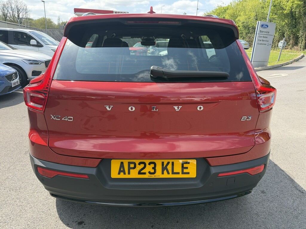 Volvo XC40 2.0 B3p Plus Dark AP23KLE Red #4