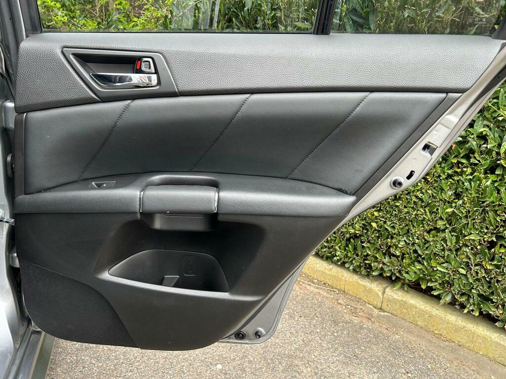 Suzuki Kizashi 2.4 16V Sport Cvt 4Wd Euro 5 White #83