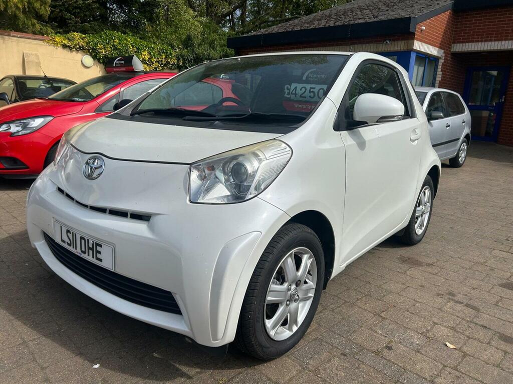 Toyota IQ Hatchback 1.0 Vvt-i Euro 5 201111 White #2