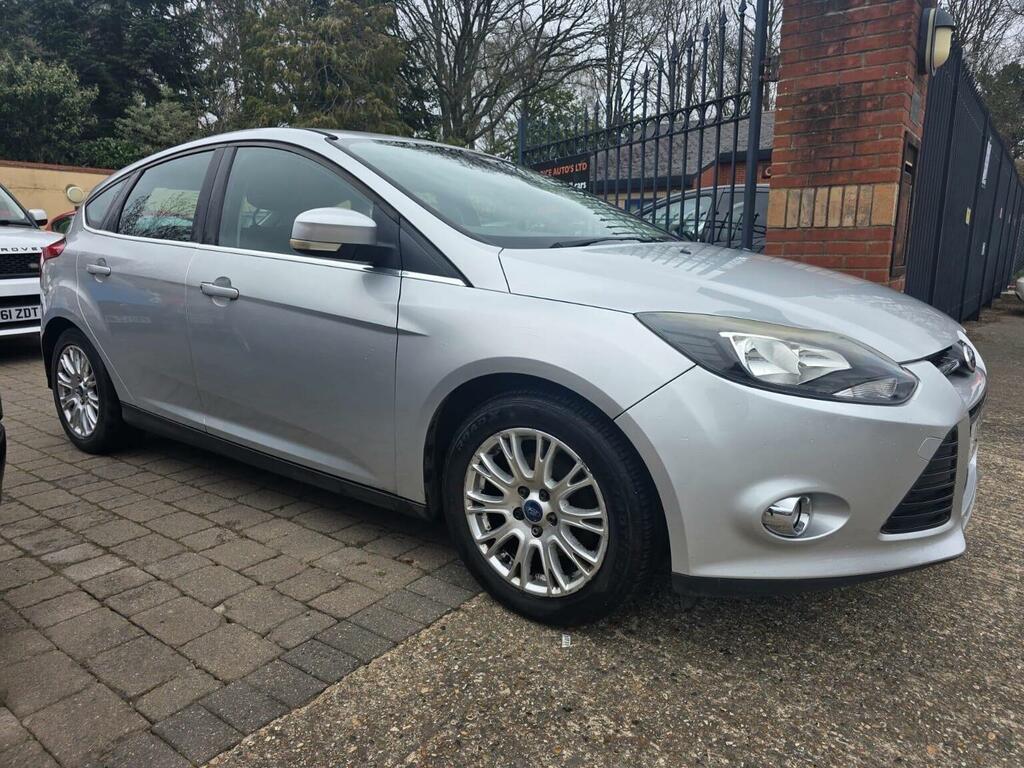 Ford Focus Hatchback 1.6 Titanium Euro 5 201111 CE11RRU Silver #2