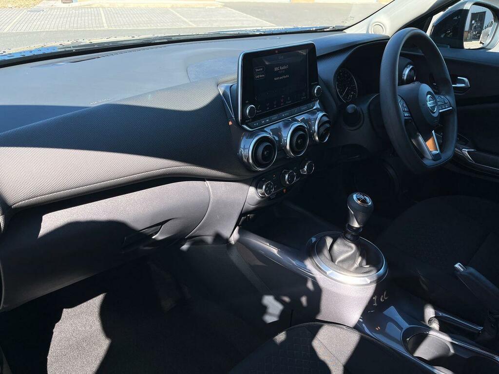 Nissan Juke 1.0 Dig-t Acenta Suv Euro 6 Ss PJ22BDZ Black #2