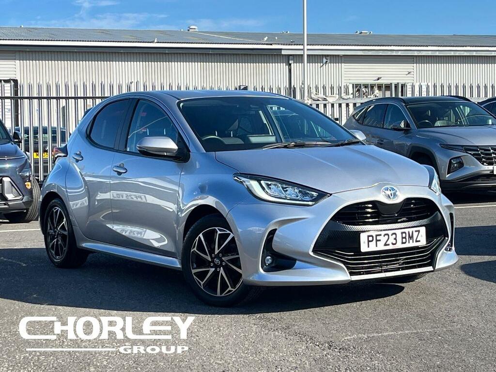 Toyota Yaris 1.5 Vvt-h Design Hatchback Hybrid E-cvt Silver