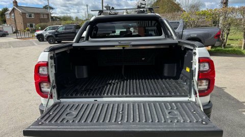 Toyota HILUX 2.8 Hi-lux Invincible DN22BHJ White #6