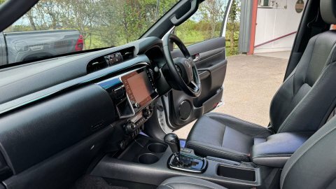 Toyota HILUX 2.8 Hi-lux Invincible DN22BHJ White #5
