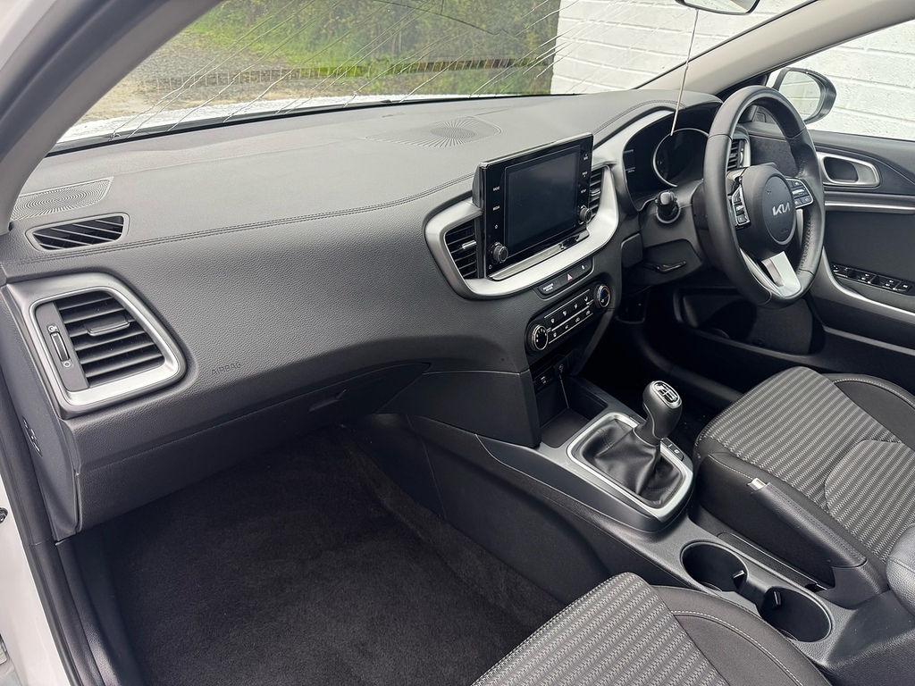 Kia Ceed T-gdi 2 MW73NJV White #6