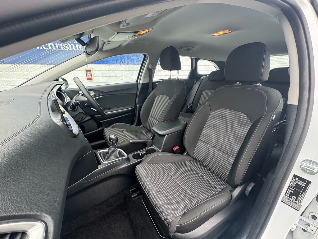 Kia Ceed T-gdi 2 MW73NJV White #3