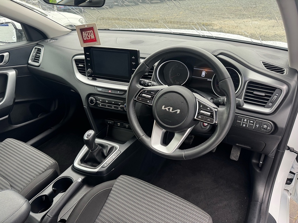 Kia Ceed T-gdi 2 MW73NJV White #5