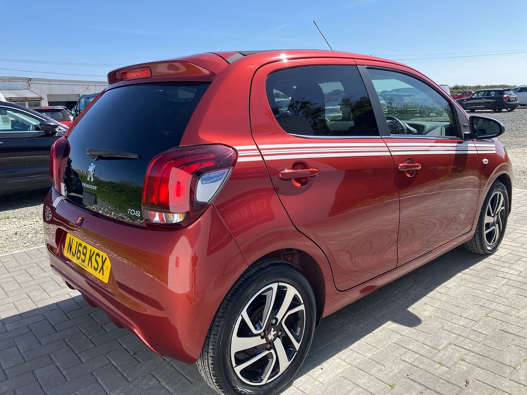 Peugeot 108 Collection Red #4