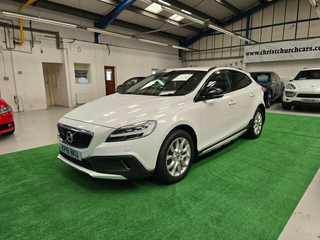 Volvo V40 Cross Country 2.0 D3 Pro Euro 6 S S White
