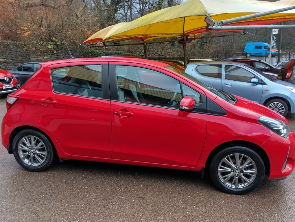 Toyota Yaris Vvt-i Icon Hatchback DU20UPO Red #3