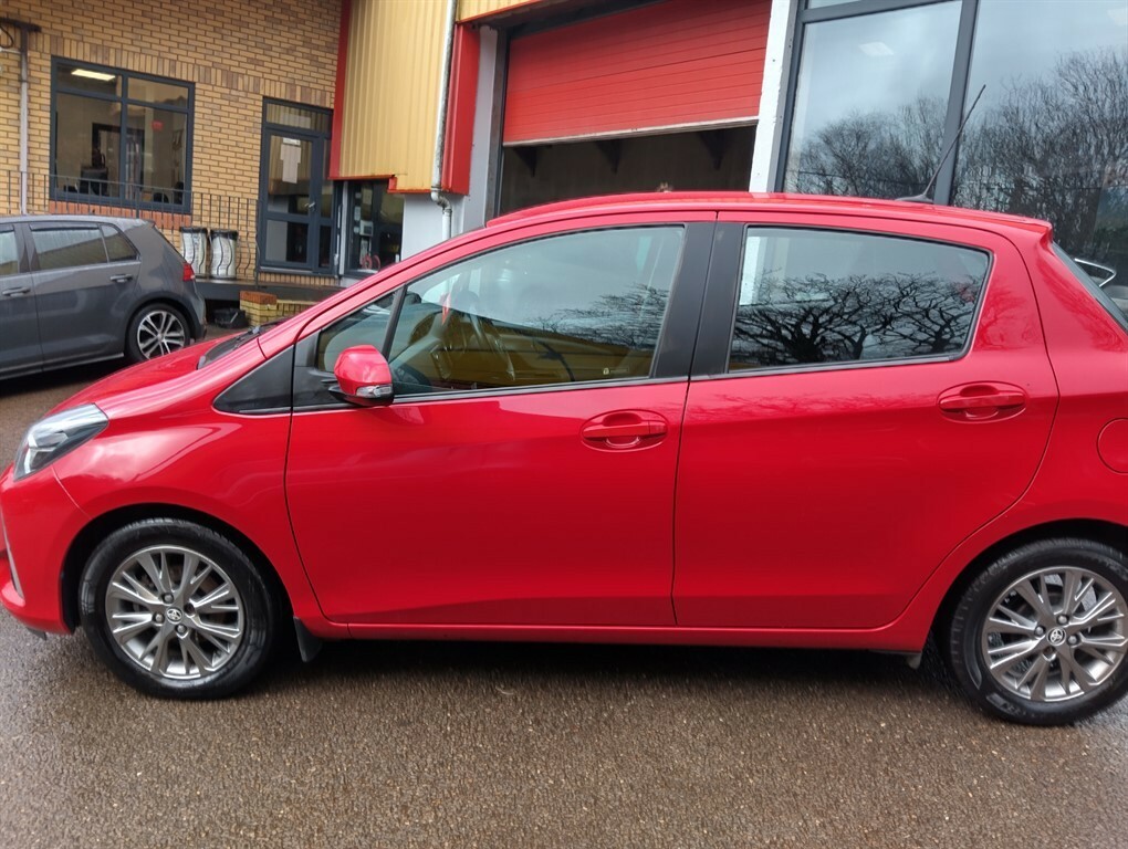 Toyota Yaris Vvt-i Icon Hatchback DU20UPO Red #5