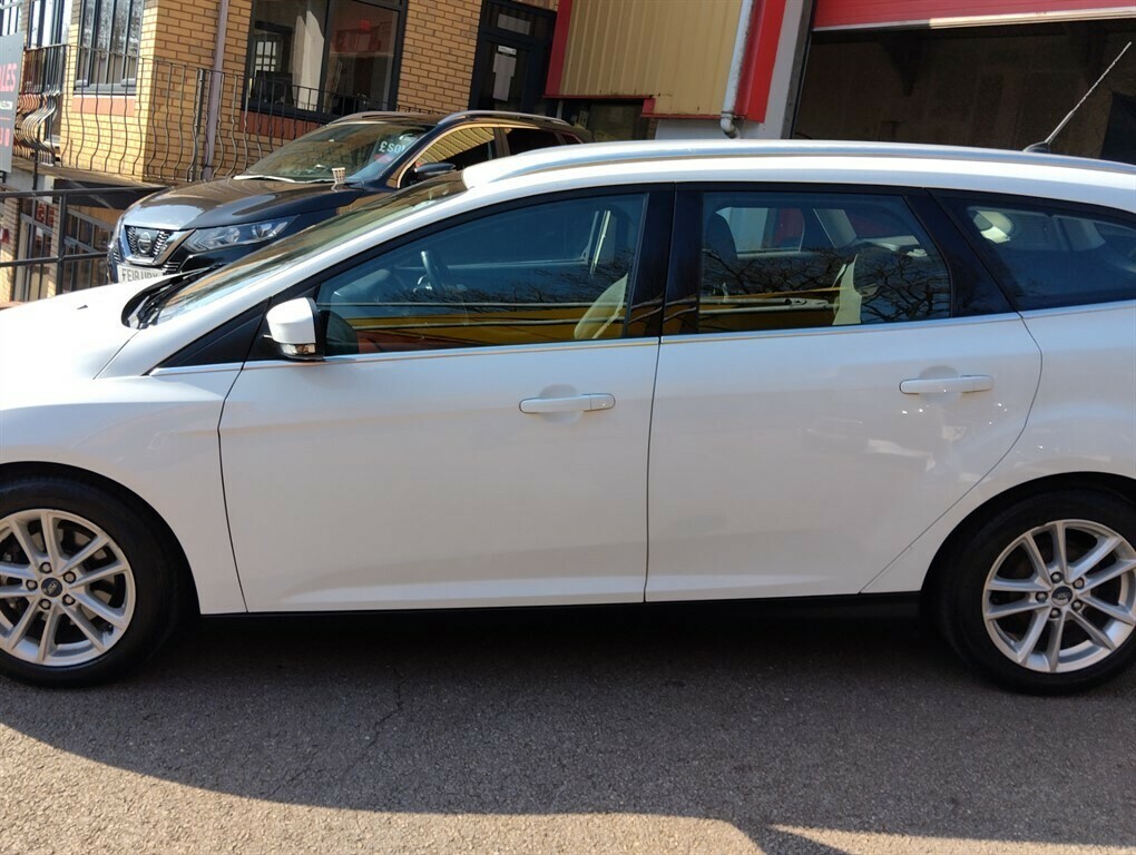 Ford Focus Zetec Tdci Estate YM15PXT White #5