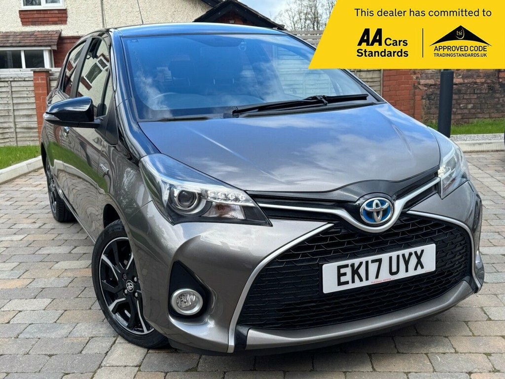 Toyota Yaris 1.5L Design Brown