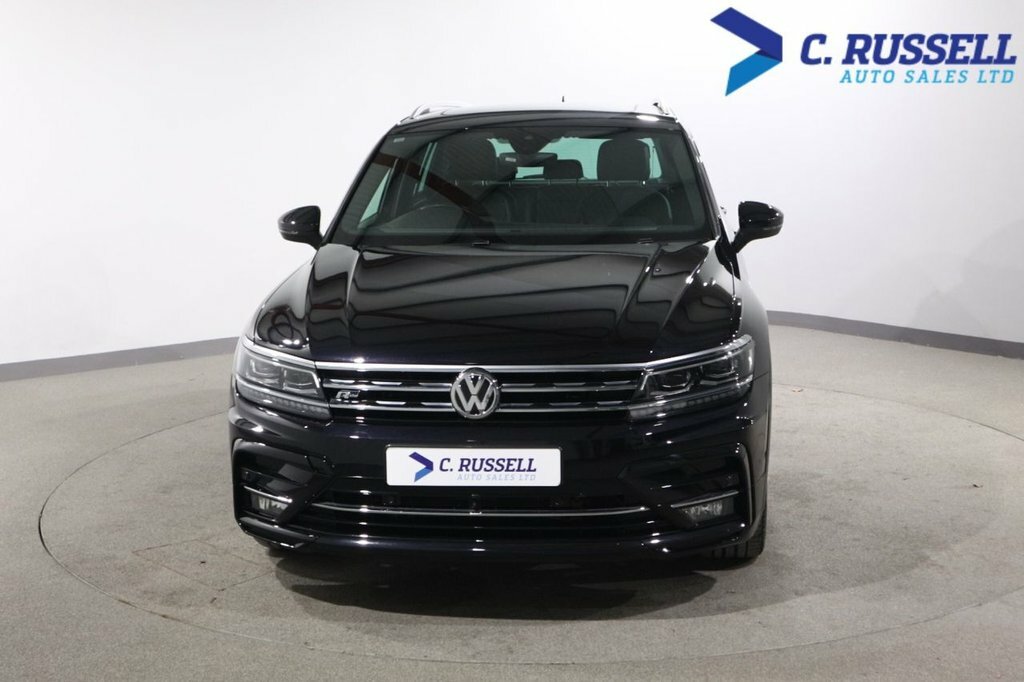 Volkswagen Tiguan 2L R-line Tech BD20ERJ Black #3