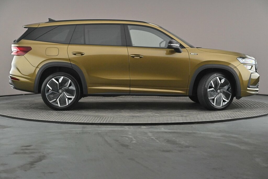 Skoda Kodiaq Sportline 7 Seats 1.5 Tsi E-tec 150 Ps Dsg KY75LZG Gold #4