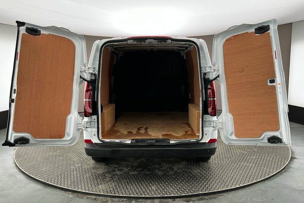 Volkswagen Transporter T28 Commerce Plus Swb 110 Ps 2.0 Tdi 6Sp LS25MHZ White #3