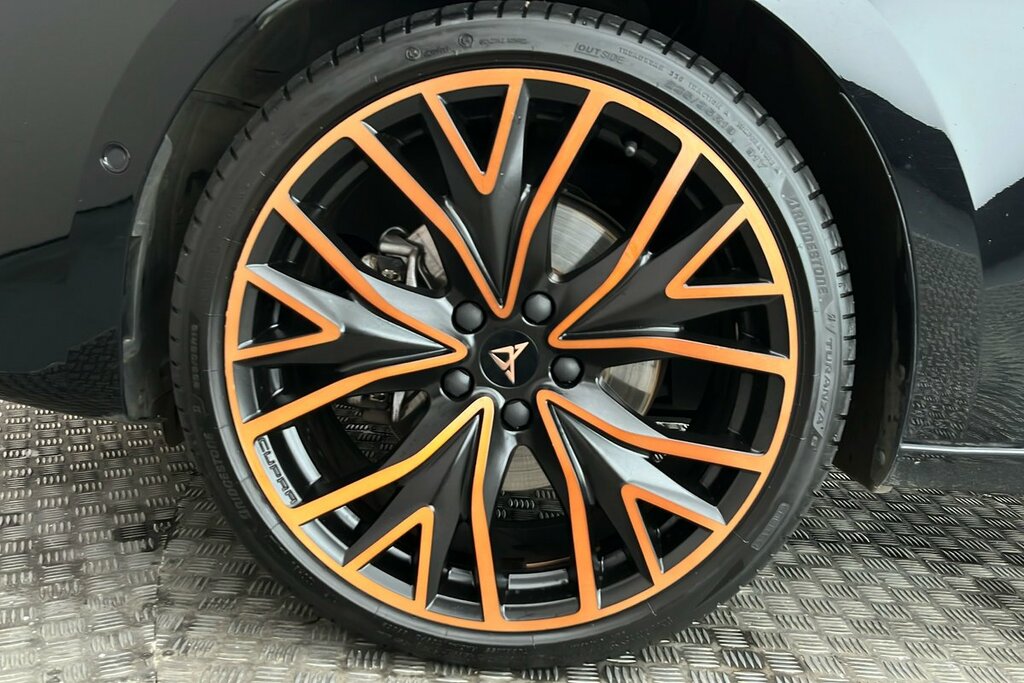 Cupra Leon Hatch V3 1.5 Etsi 150 7-Speed LC75OYV Black #5