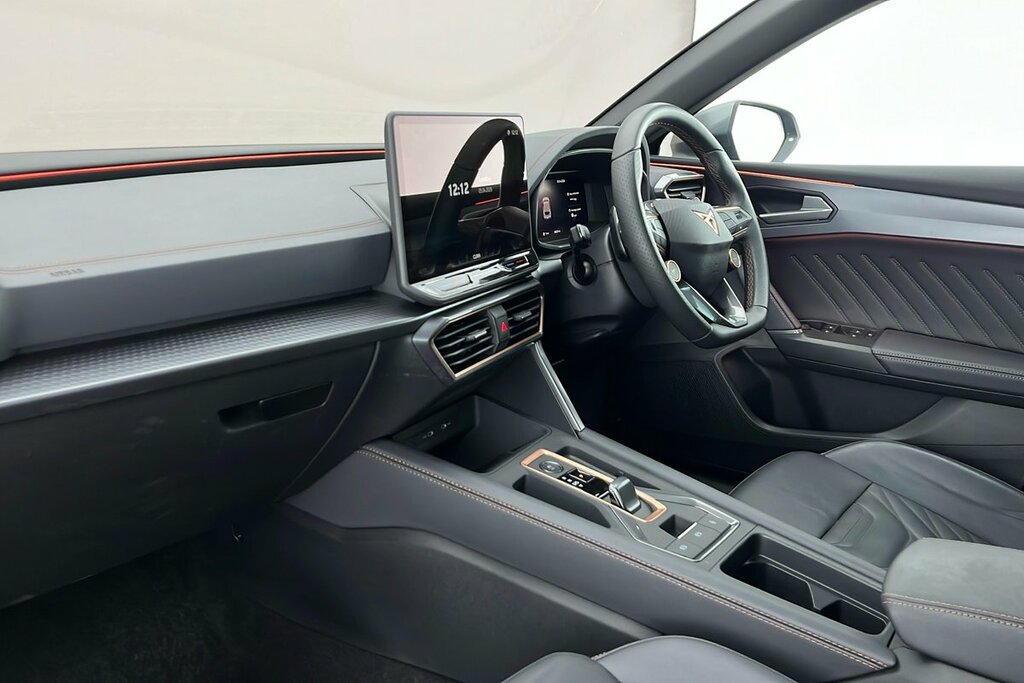 Cupra Leon Hatch V3 1.5 Etsi 150 7-Speed LC75OYV Black #2