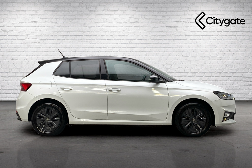 Skoda Fabia Hatch Design Edition 1.0 Tsi 116 Ps Dsg LM25USH White #4