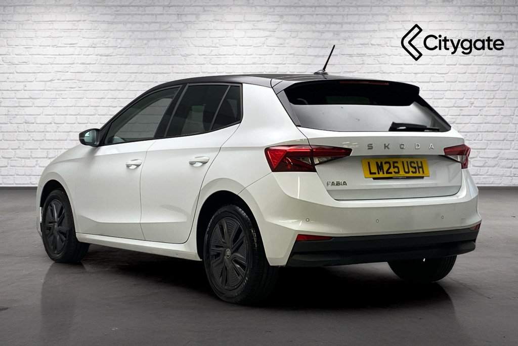 Skoda Fabia Hatch Design Edition 1.0 Tsi 116 Ps Dsg LM25USH White #3