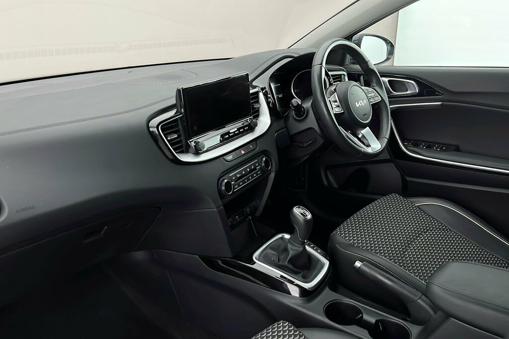 Kia Ceed 1.5 T-gdi 3 Hatchback Euro 6 S Grey #2
