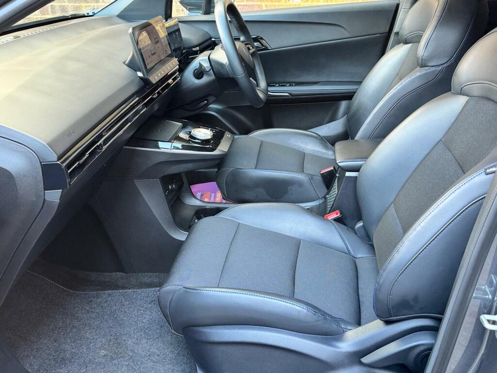 MG MG4 Hatchback EO73BXH Grey #4
