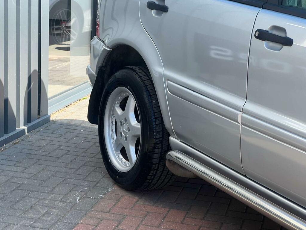 Mercedes-Benz M Class Suv 3.2 Ml320 1998S Silver #44