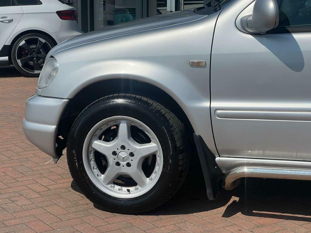 Mercedes-Benz M Class Suv 3.2 Ml320 1998S Silver #13