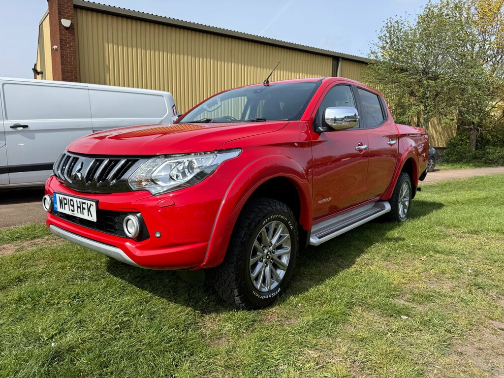 Mitsubishi L200 2.4 Di-d Dc Warrior Pickup Double Cab A Red