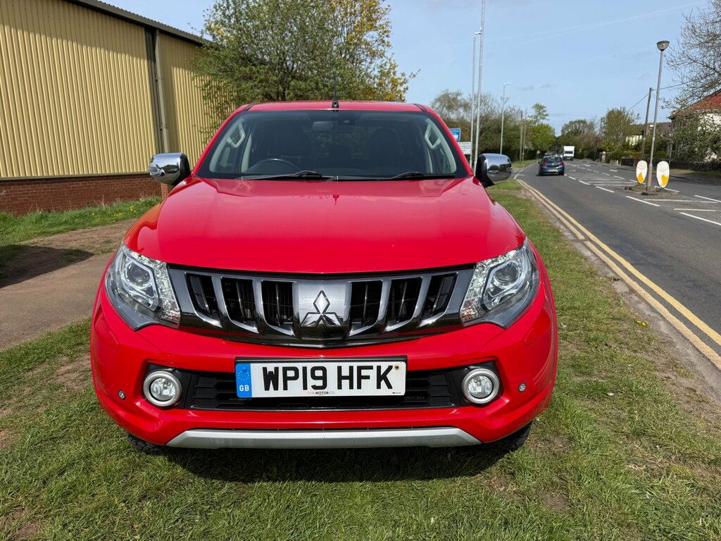 Mitsubishi L200 2.4 Di-d Dc Warrior Pickup Double Cab A WP19HFK Red #2