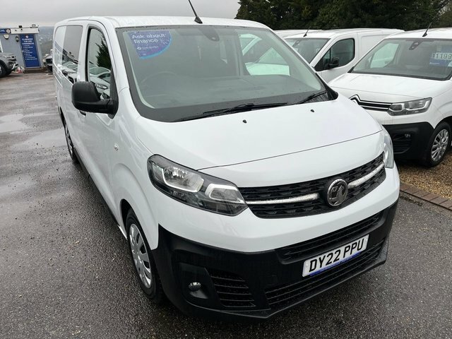Vauxhall Vivaro 2.0 Turbo D 3100 Dynamic Crew Van L2 H1 Euro 6 S DY22PPU White #2