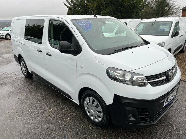 Vauxhall Vivaro 2.0 Turbo D 3100 Dynamic Crew Van L2 H1 Euro 6 S White