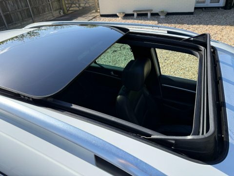 Volkswagen Tiguan 2016 16 2.0 SP16DDJ White #2
