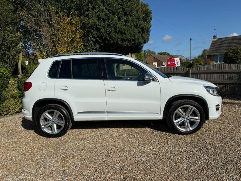 Volkswagen Tiguan 2016 16 2.0 SP16DDJ White #6
