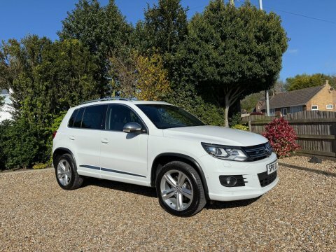 Volkswagen Tiguan 2016 16 2.0 SP16DDJ White #4