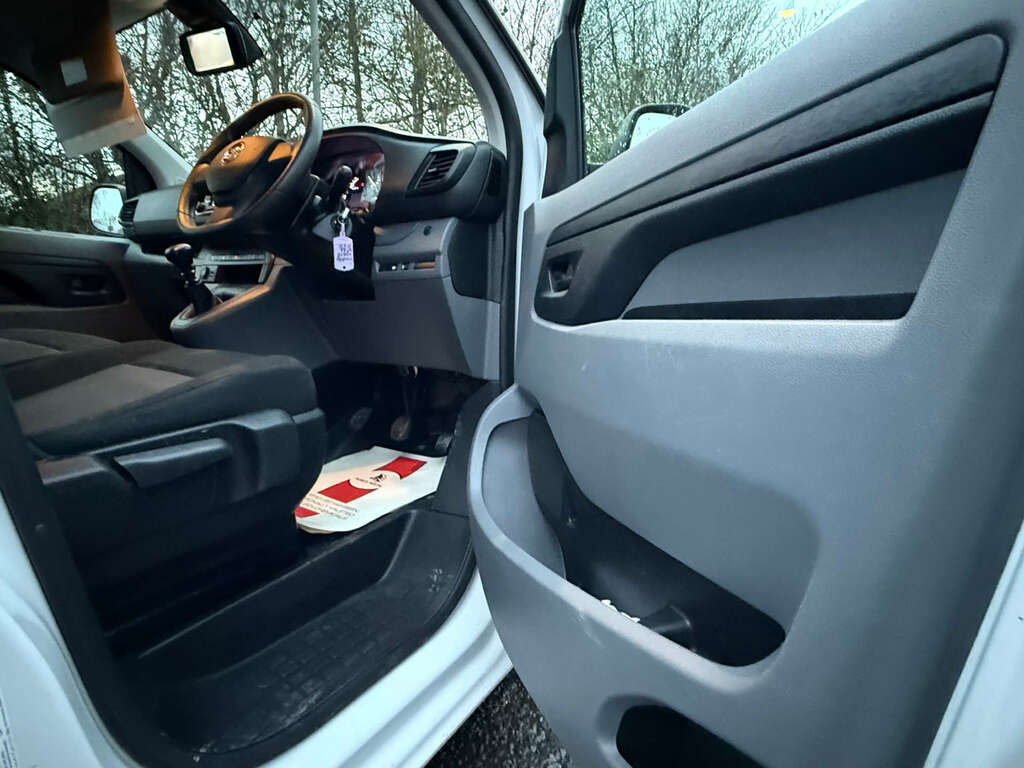 Vauxhall Vivaro F2900 Prime L2 Choice DP23HRW White #6