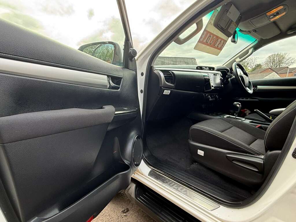 Toyota HILUX Hilux Invincible D-4d 4Wd Double Cab 4X4 5 Do White #5