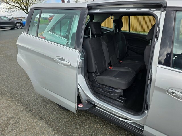 Ford Grand C-Max Grand Zetec Tdci VU16UUT Silver #5