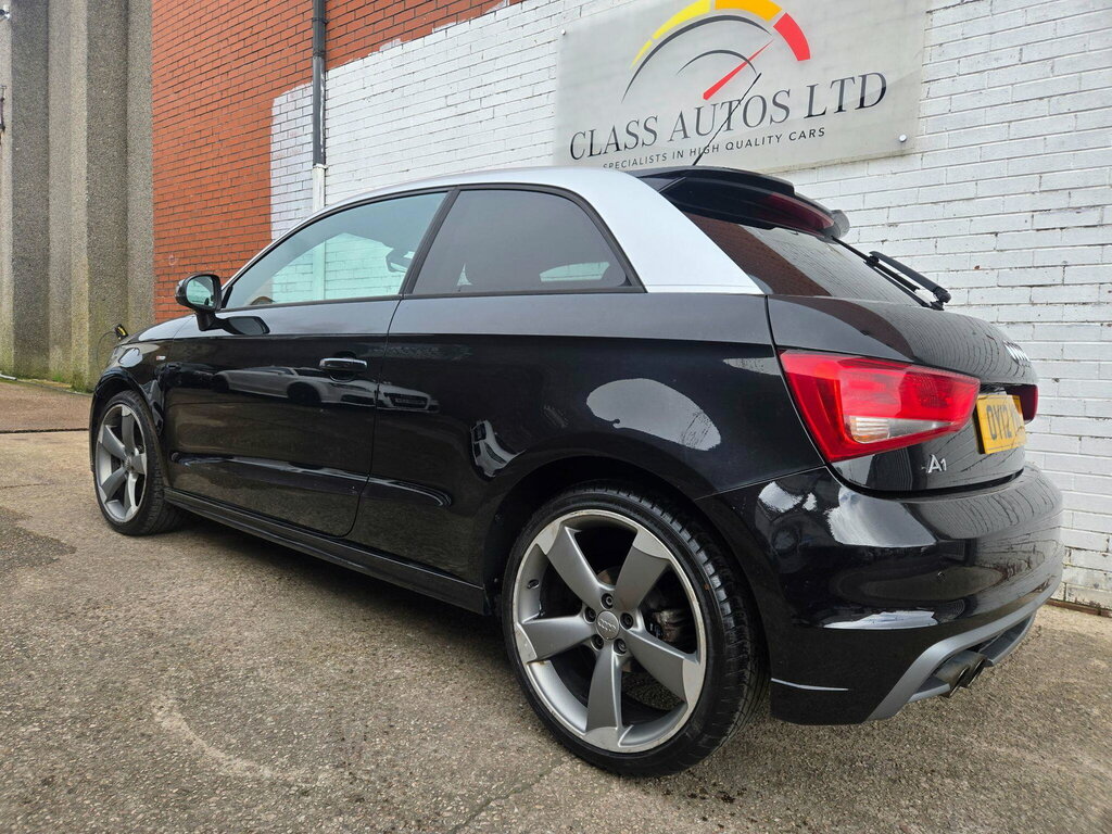 Audi A1 2.0 Tdi Black Edition Euro 5 Ss Black #4