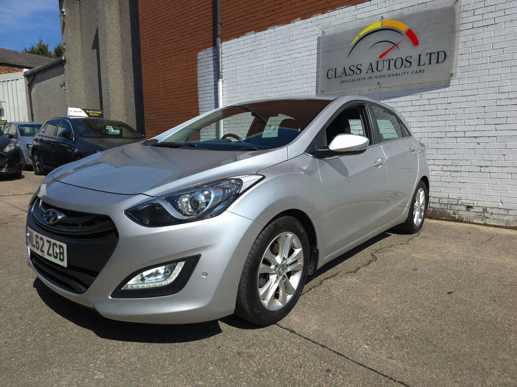 Hyundai I30 1.6 Crdi Blue Drive Style Euro 5 Ss Silver #3